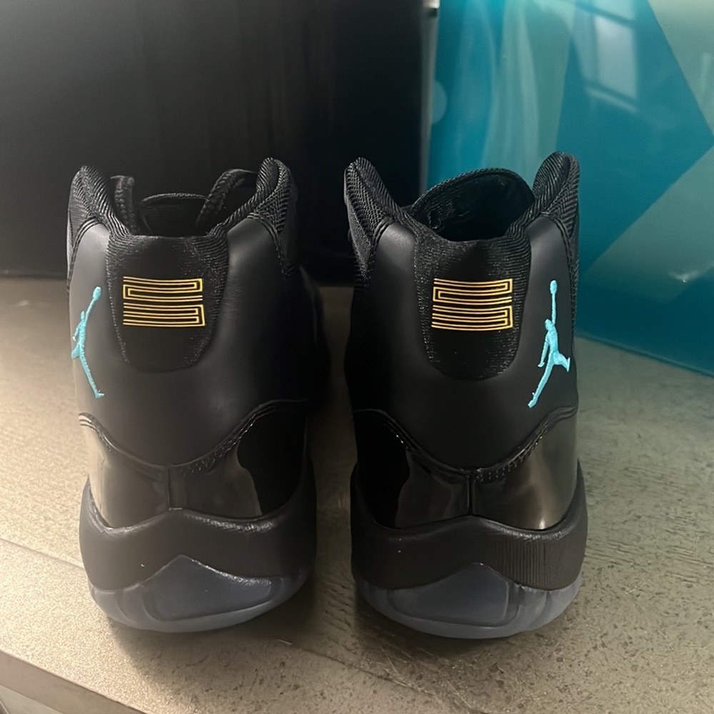 Air Jordan 11 retro black/gamma blue sneakers US 9 - Picture 5 of 8